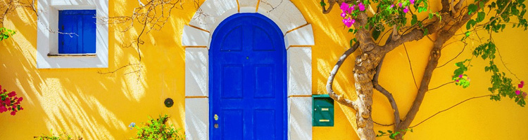 façade peinture à la chaux jaune
